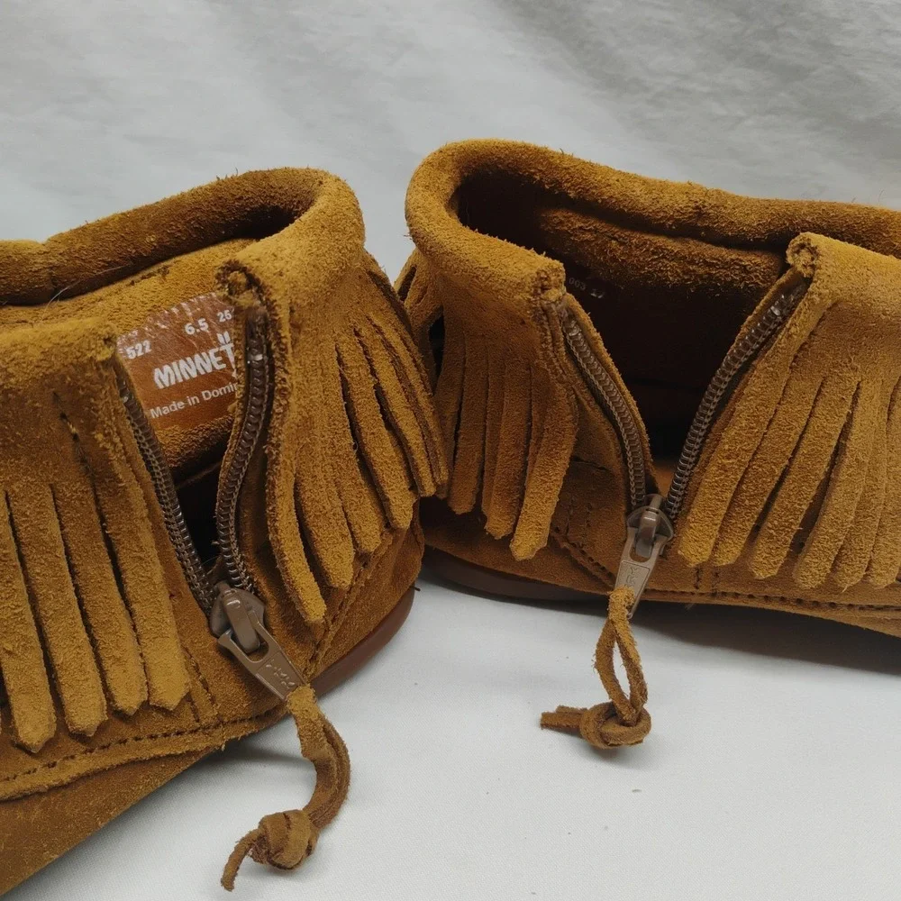 Minnetonka 6.5 Concho Ankle Boots Fringe Native Moccasins Boho Western Bead Boot